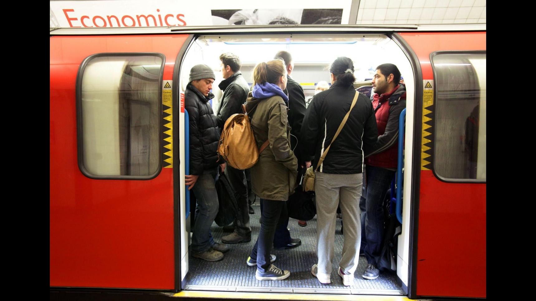 Regno Unito, chiusa stazione King’s Cross a Londra: treni cancellati