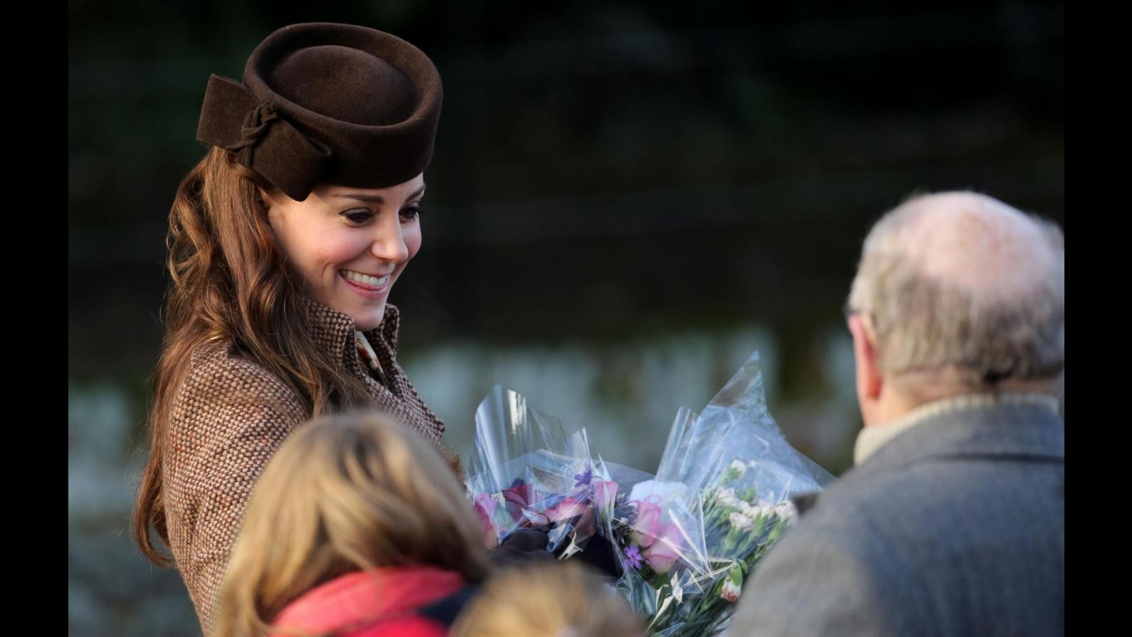 I reali inglesi alla messa di Natale: elegantissima Kate
