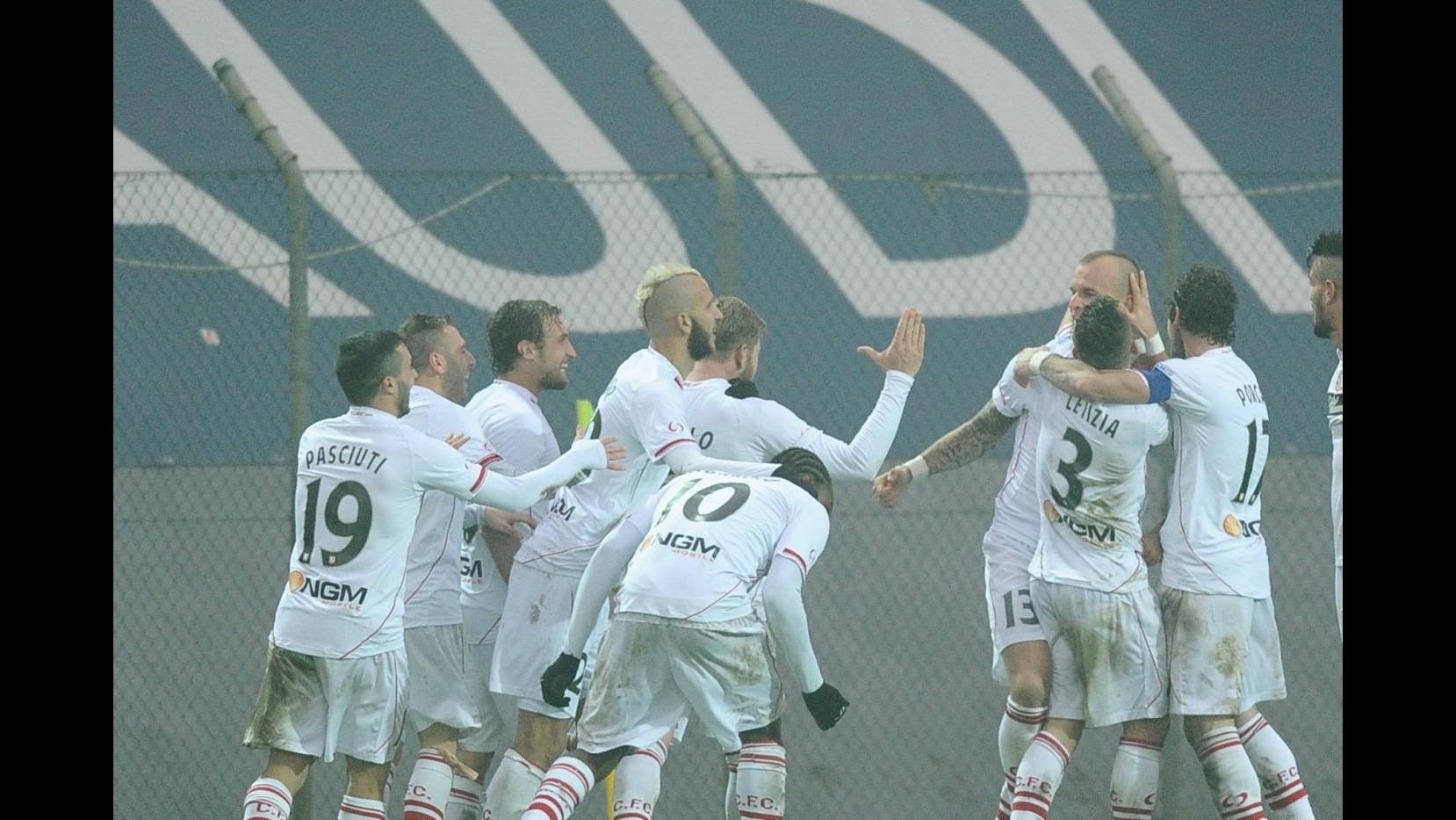 Serie B, Carpi vola e va in fuga: 4-0 al Perugia. Pari Livorno, Bologna supera Pro Vercelli