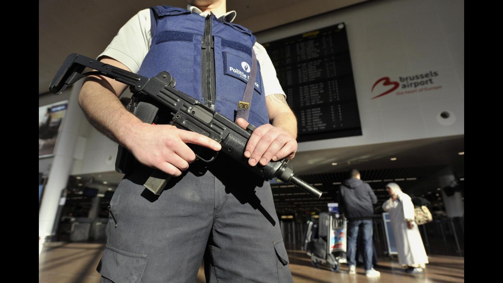 Terrorismo, Belgio dispiegherà 300 soldati in luoghi sensibili