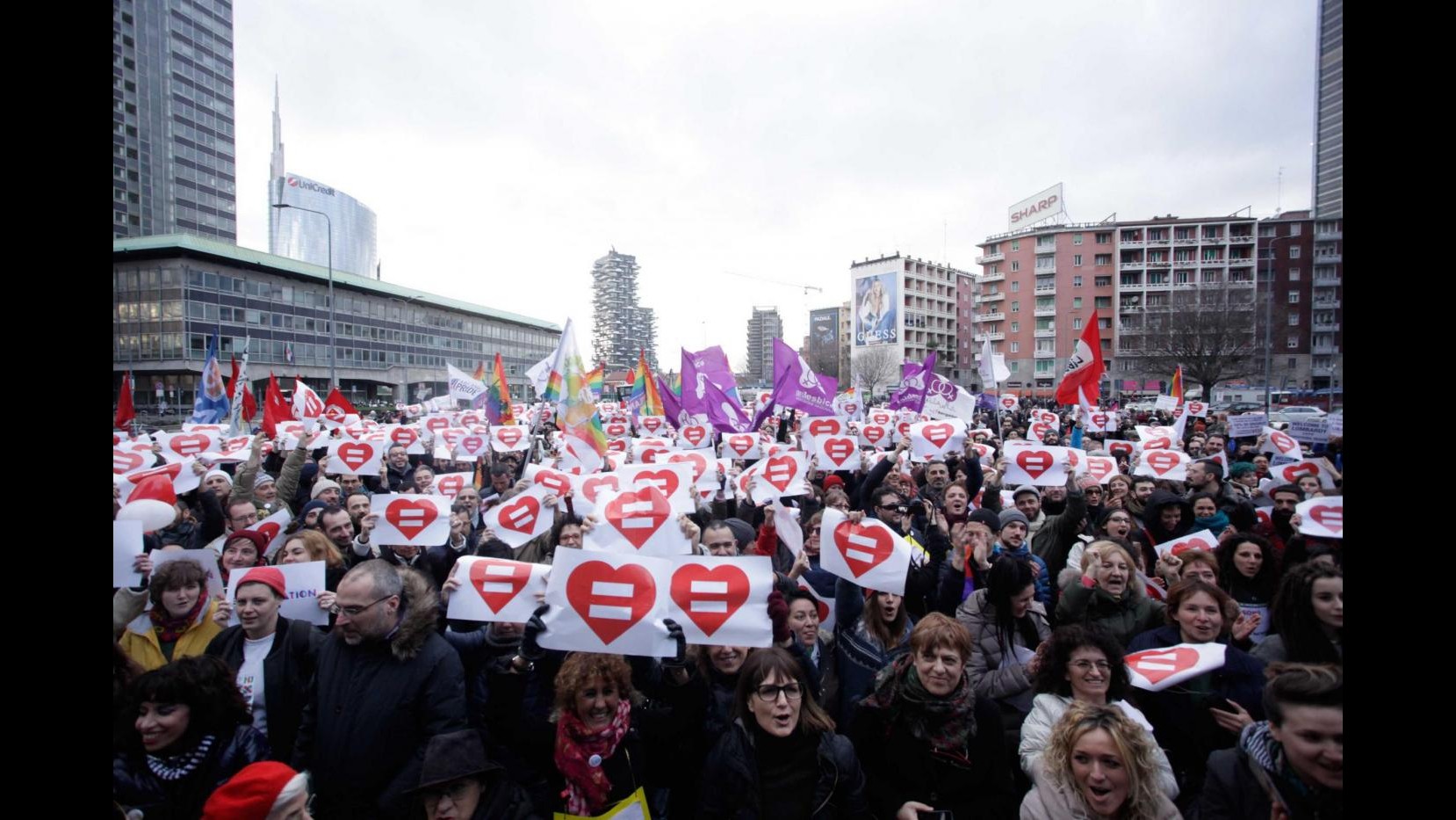 Milano, in 2000 a manifestazione ‘Sentinelli’ contro omofobia