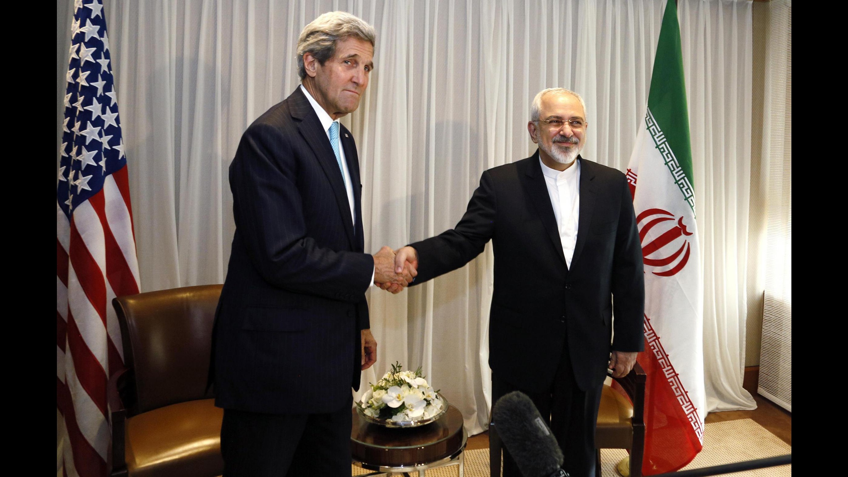 Iran, Zarif incontra Kerry e Fabius. Obama: Nuove sanzioni allontanerebbero soluzione diplomatica