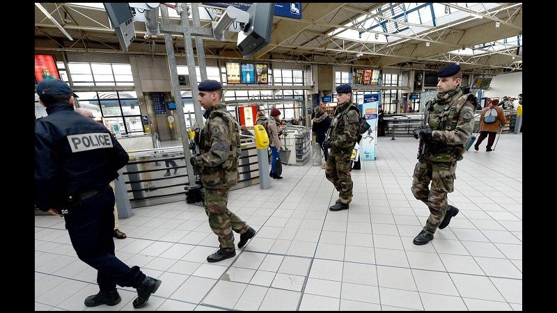 Parigi, evacuata Gare de l’Est per pacco sospetto