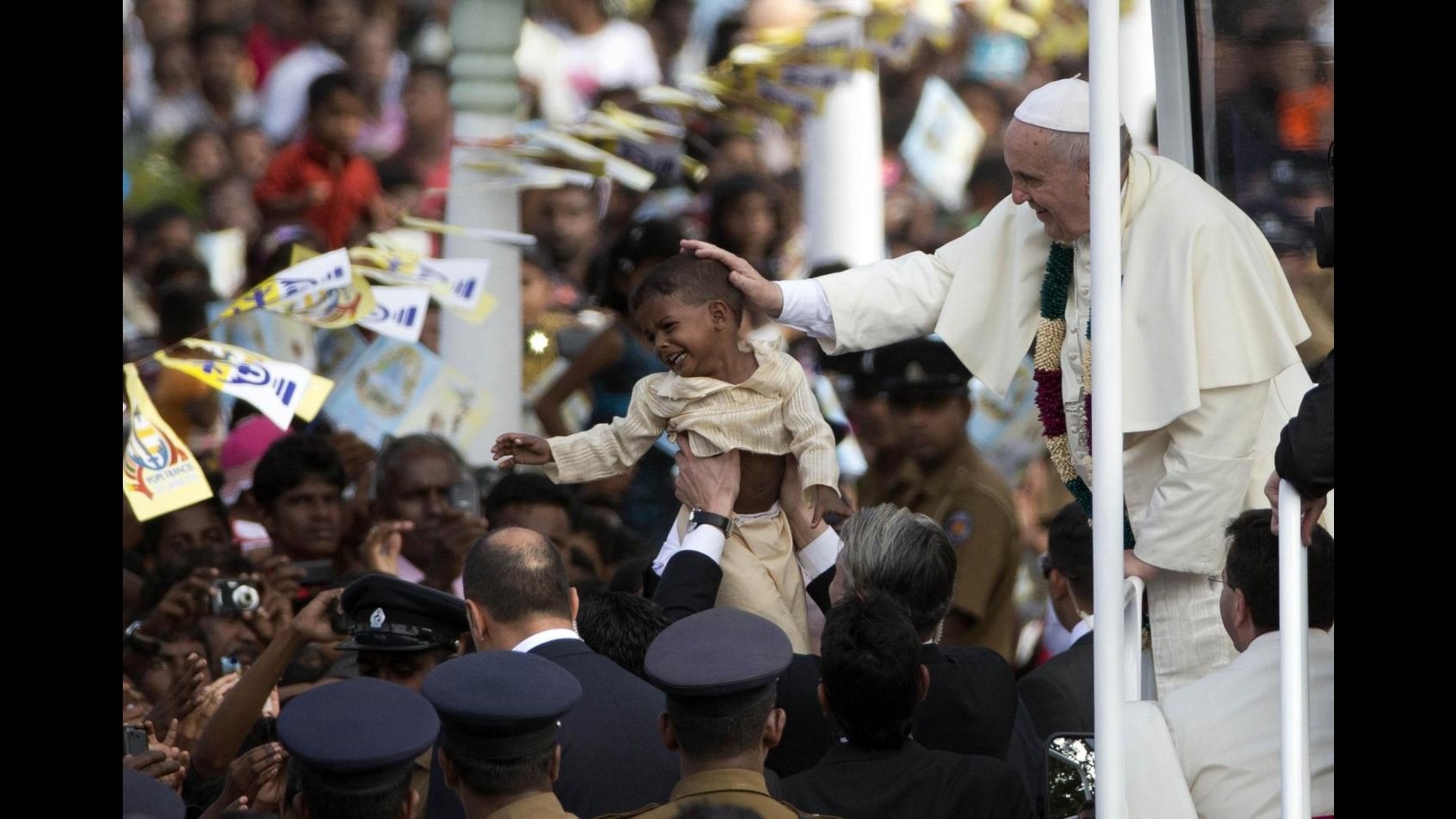 Papa: Da Napolitano esemplare servizio, ha rafforzato unità