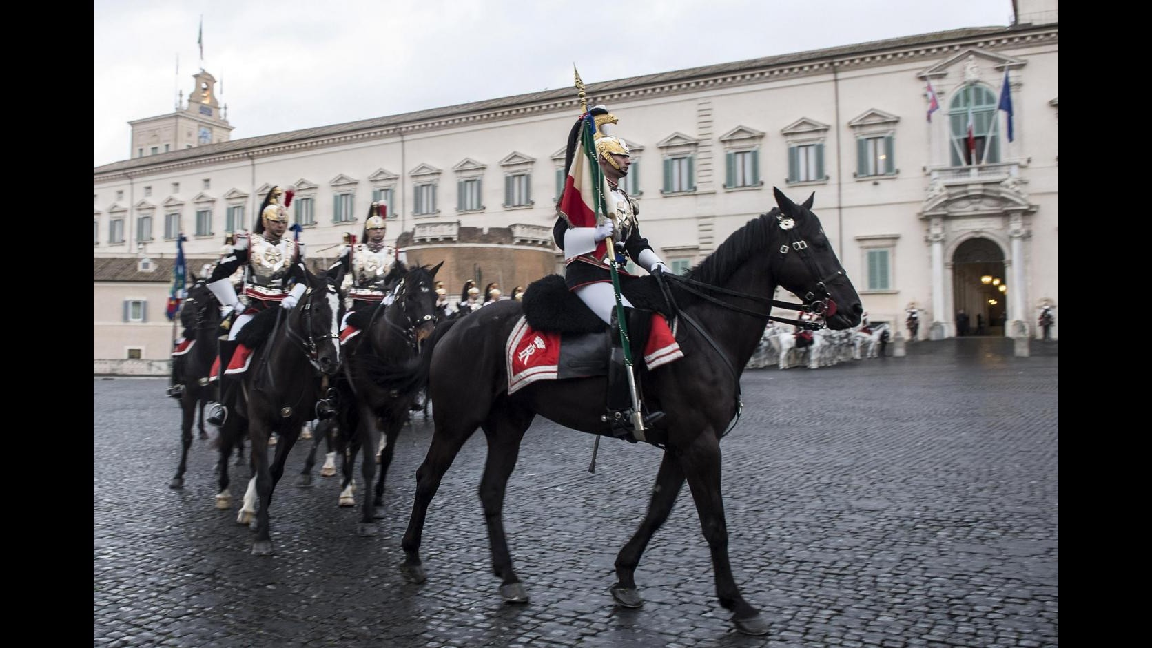 Quirinale, Marra esce in auto per consegna lettera dimissioni