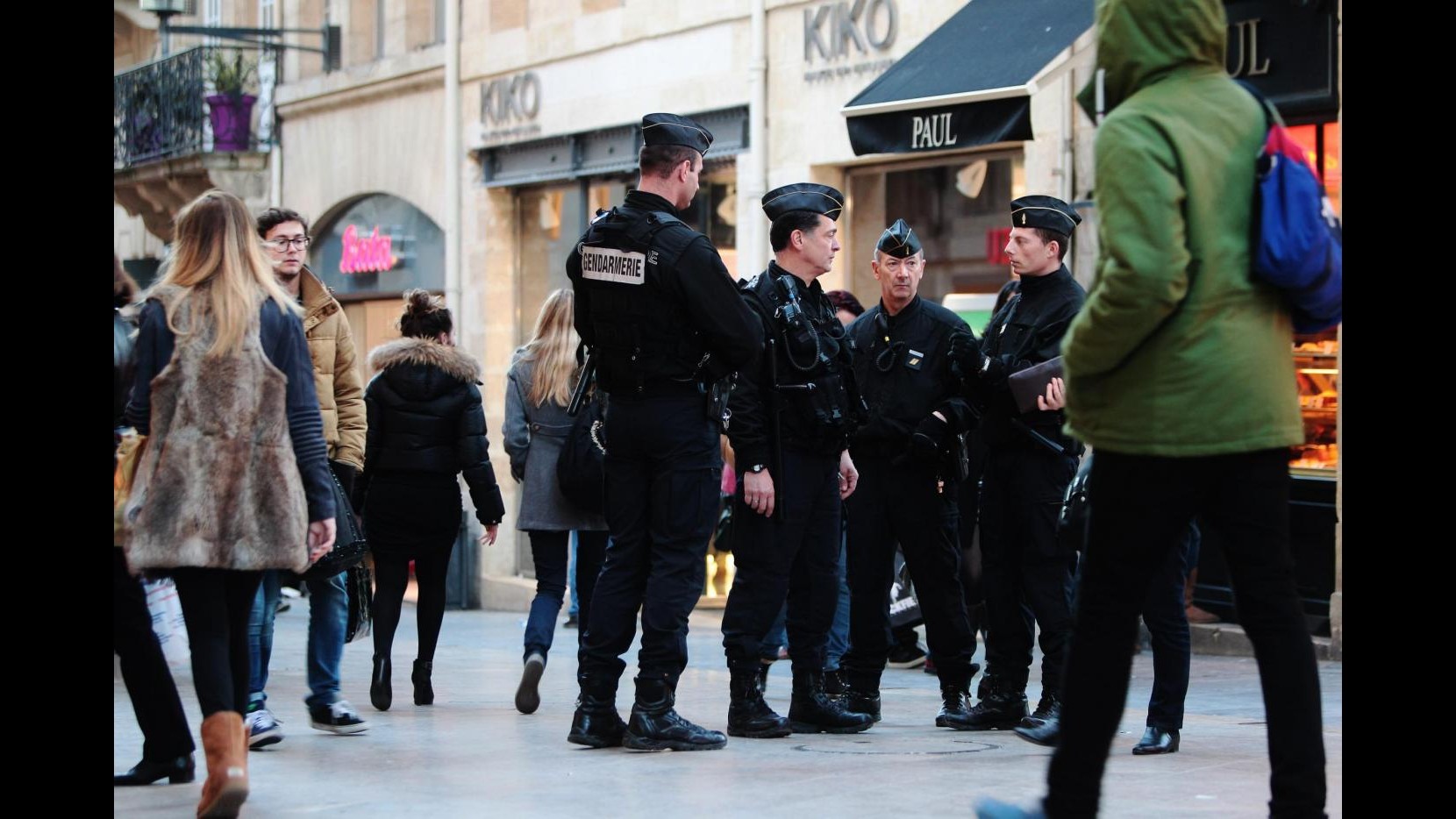 Polizia francese apre indagine su minacce a Le Canard Enchainé