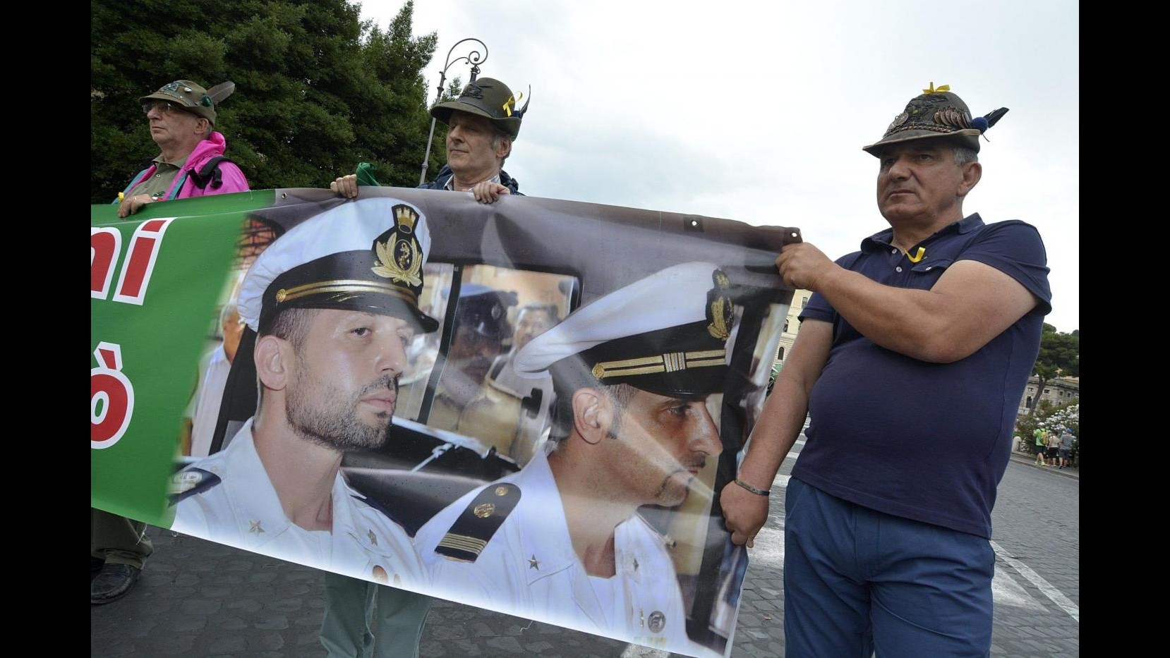 Marò, Corte suprema India: Latorre in Italia per altri 3 mesi