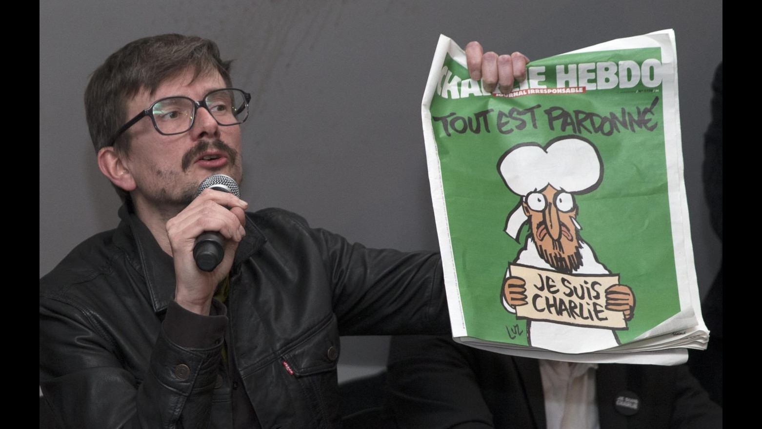 Charlie Hebdo, disegnatore Luz: Il nostro Maometto è simpatico. Fatta la copertina ho pianto