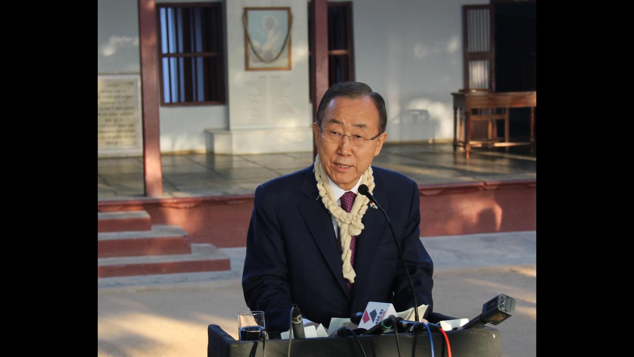 Charlie Hebdo, Ban Ki-moon elogia marcia anti terrorismo di Parigi
