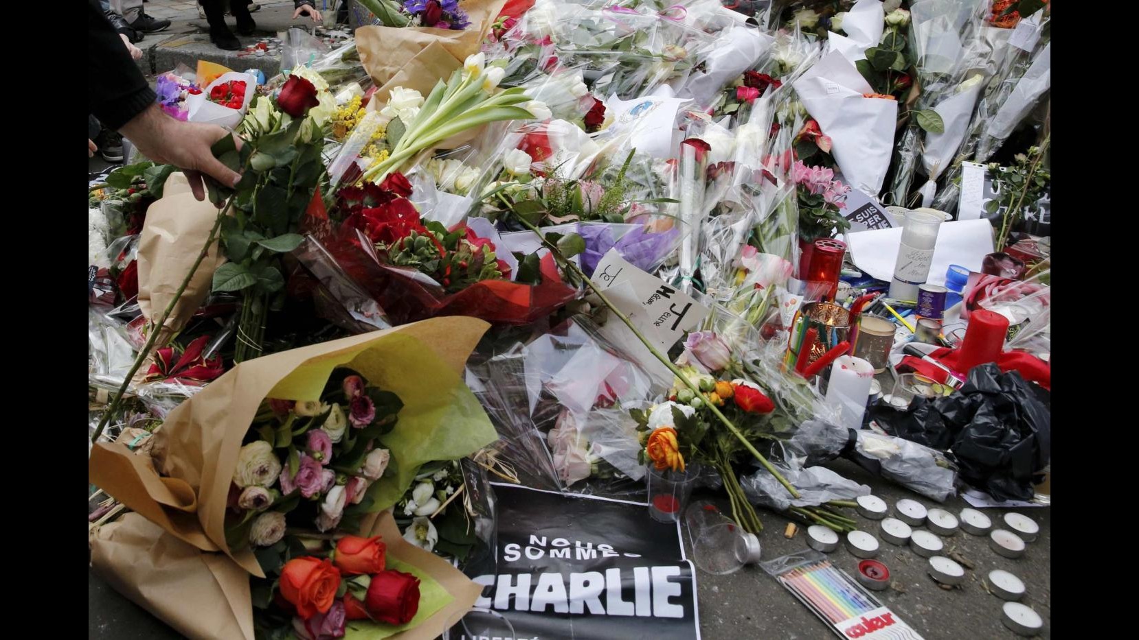 Charlie Hebdo, marce in tutta la Francia: in piazza oltre 200mila