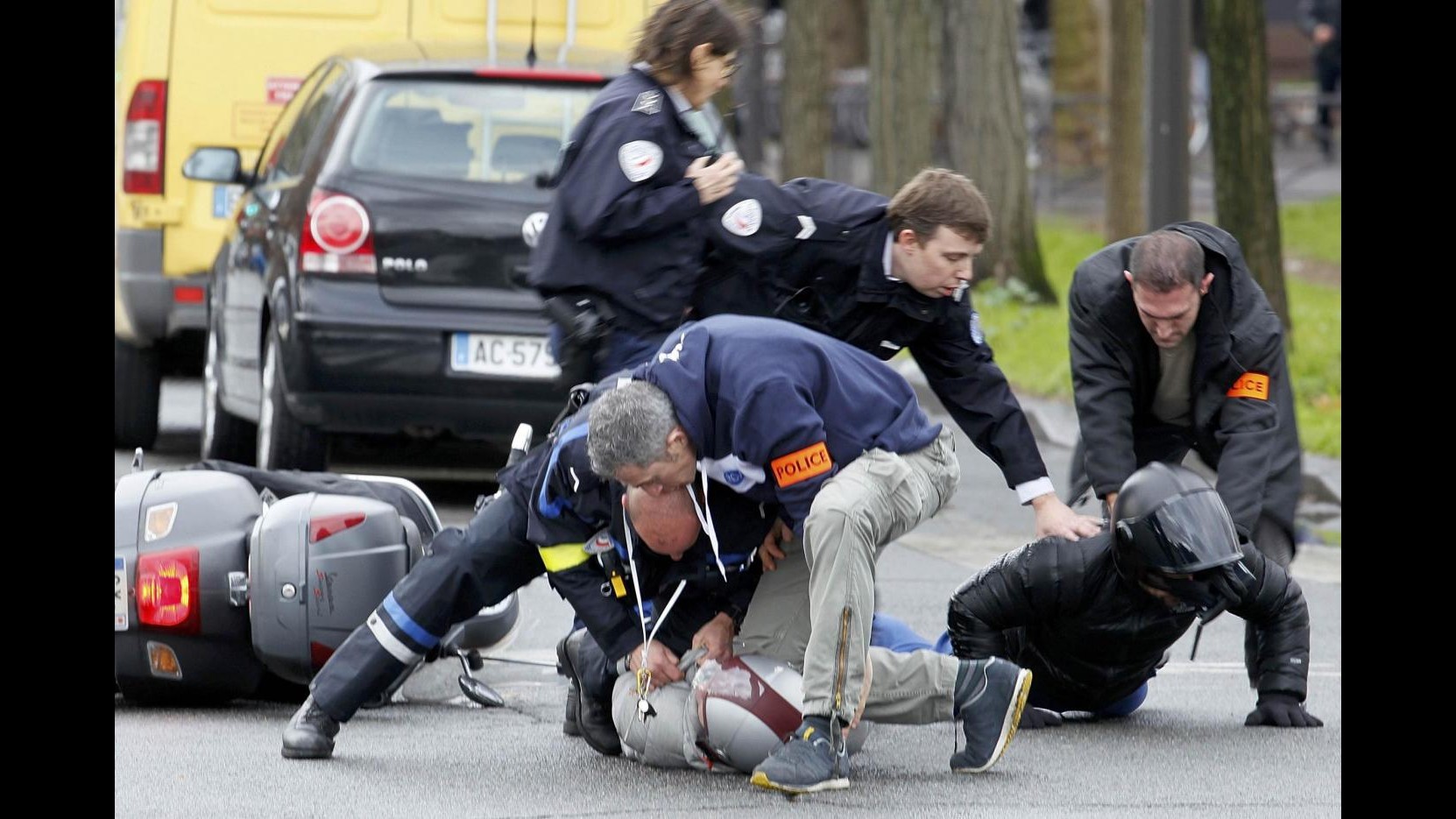 Charlie Hebdo, diffuse riprese arresto di un uomo a Porte de Vincennes