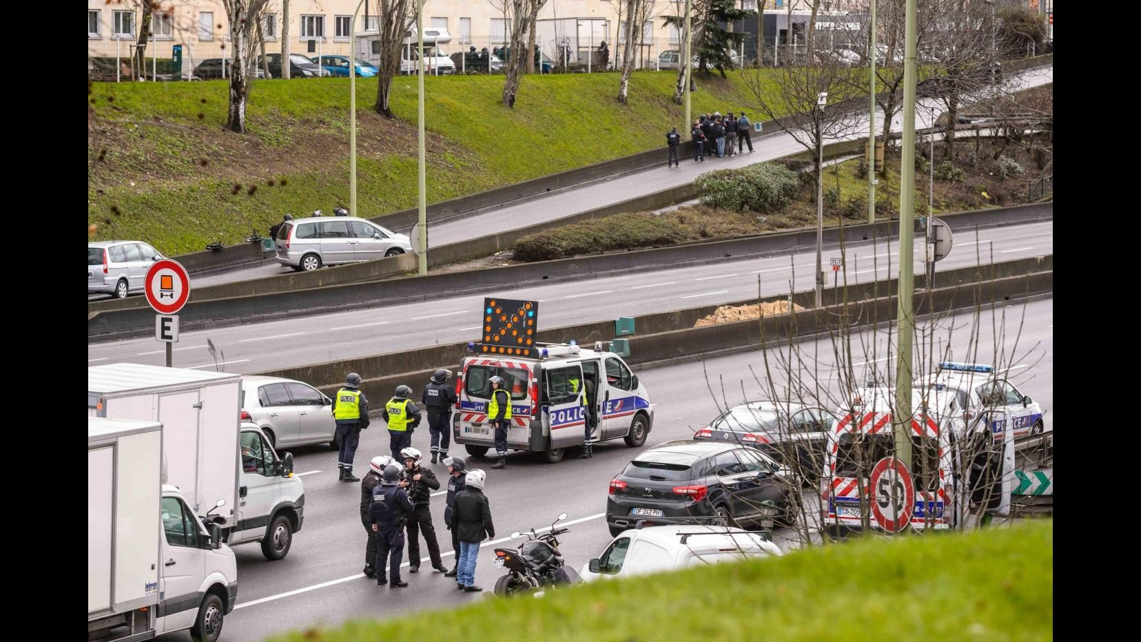 Charlie Hebdo, evacuato Trocadero per 20 minuti: era falso allarme