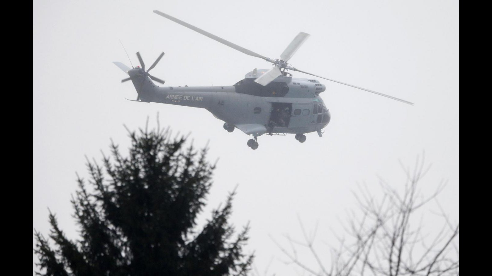 Charlie Hebdo, un solo ostaggio, 3 elicotteri sorvolano zona