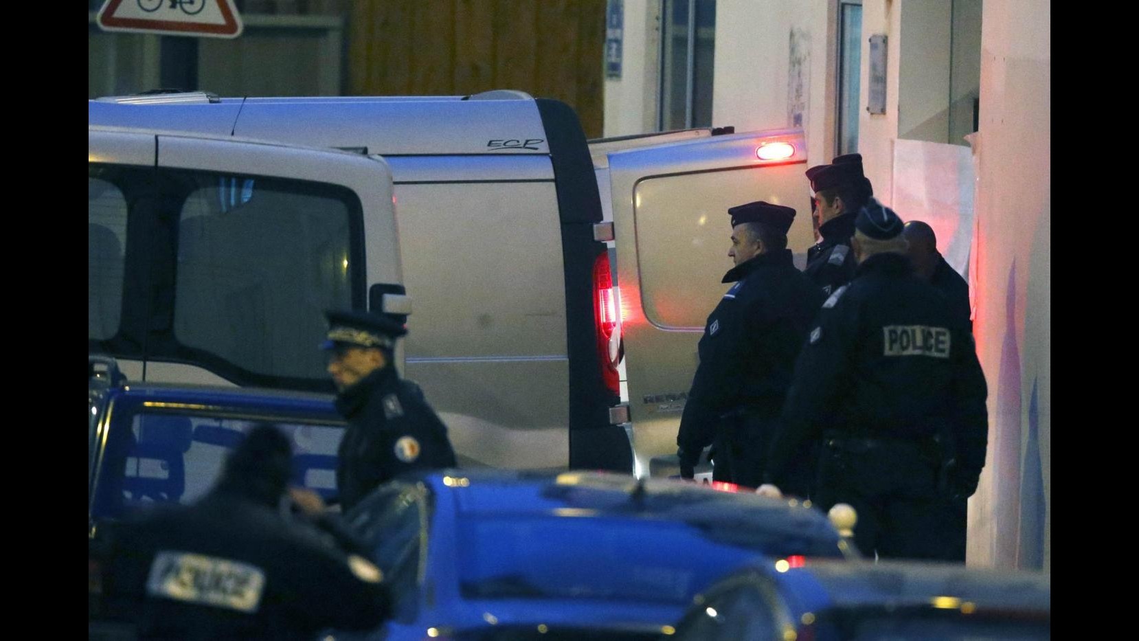 Charlie Hebdo, 5 fermati a Reims: anche la sorella dei 2 ricercati