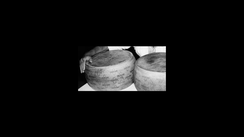 Mipaaf: Sbloccate esportazioni Parmigiano e Grana Dop in Corea del Sud
