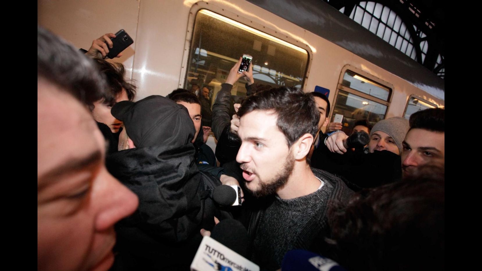 Calciomercato, ufficiale: Destro al Milan in prestito con diritto di riscatto