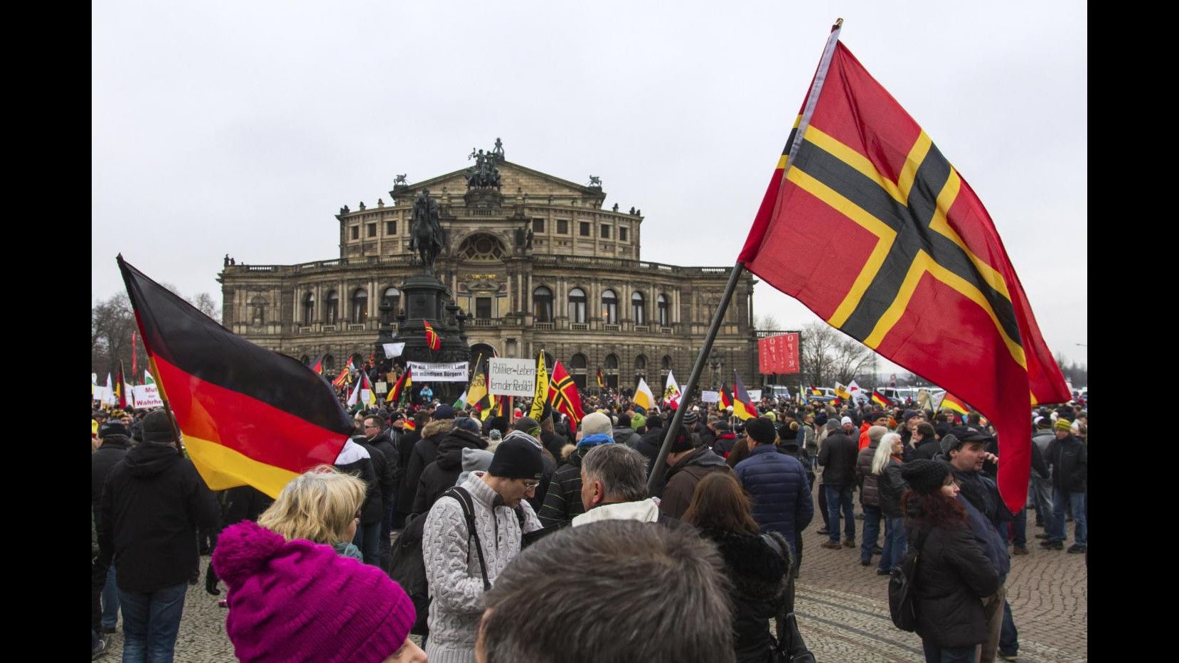 Germania, Pegida perde pezzi: dopo leader, lasciano portavoce e 4 dirigenti