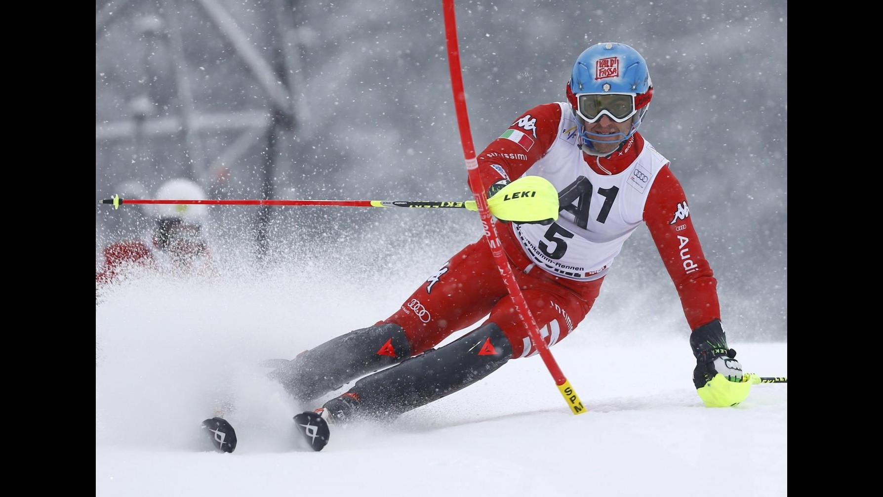Sci, Gross sfiora l’impresa a Schladming: è secondo nello slalom. Trionfa Khoroshilov