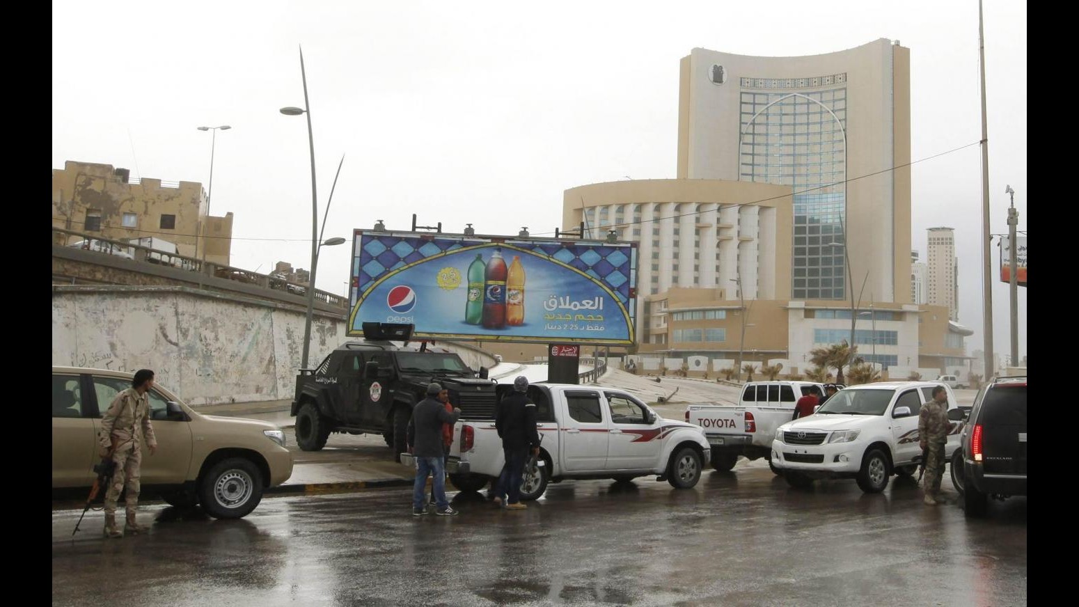 Libia, attacco a hotel Tripoli: salgono a 11 i morti, 5 sono stranieri