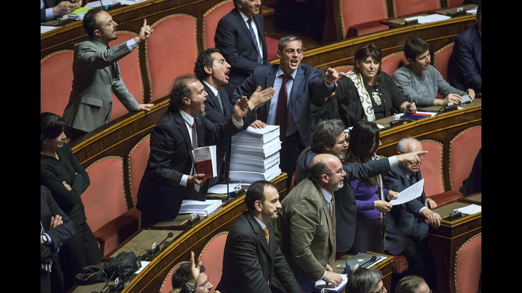 Legge elettorale, dal Senato via libera all’Italicum. Renzi: Il coraggio paga