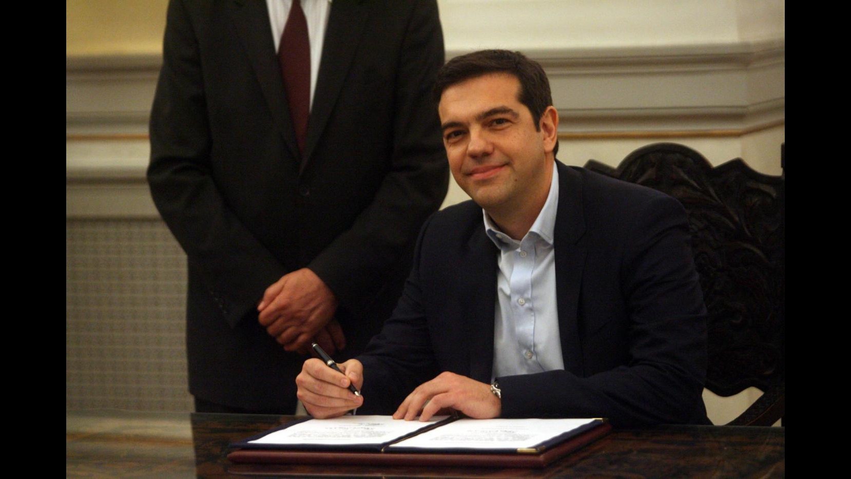 Grecia, nuovo governo ha giurato davanti presidente Papoulias
