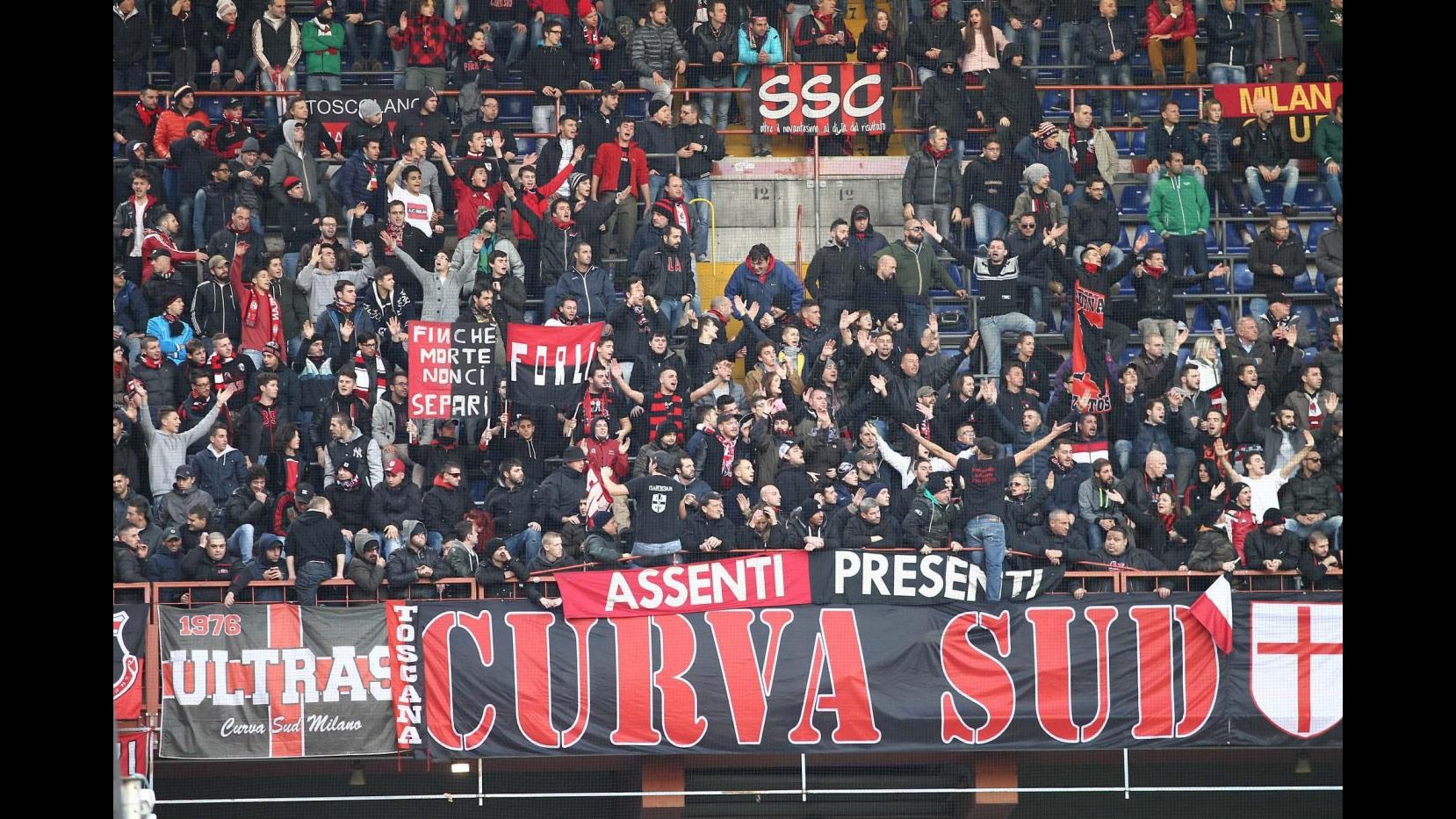 Milan, la Curva Sud a Berlusconi: Inzaghi non ha colpe, Galliani va allontanato