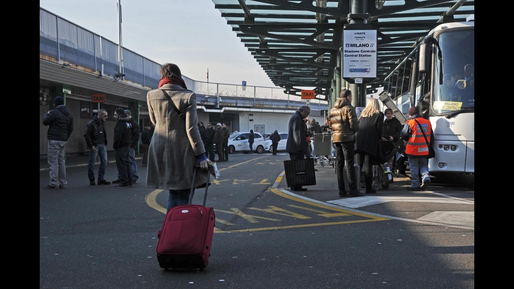 Milano, aereo atterra senza carello: scalo di Linate chiuso