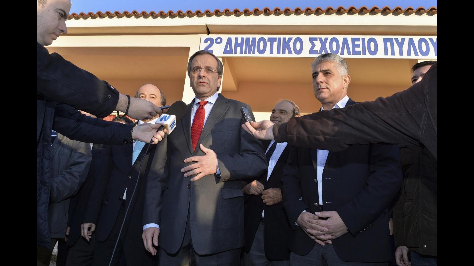 Grecia, Samaras: Abbiamo fatto sbagli ma evitato il peggio
