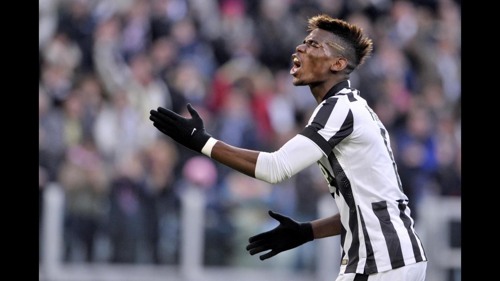Serie A, super Pogba e Lichtsteiner domano il Chievo: bianconeri provano la fuga