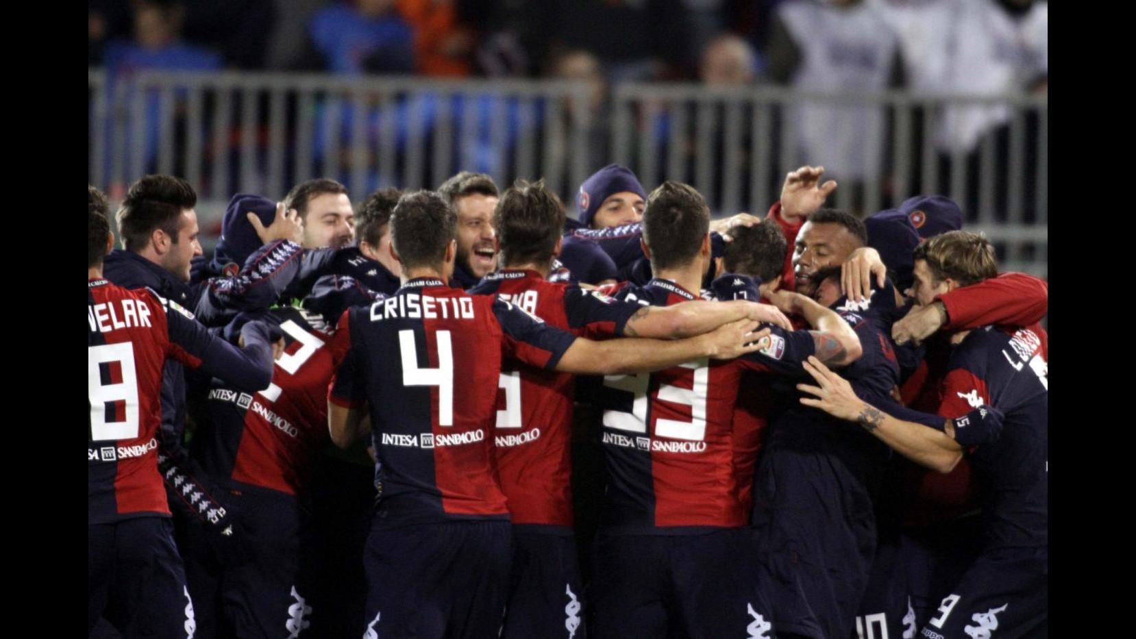 Serie A, cura Zola fa bene al Cagliari: Cop stende il Sassuolo, 2-1 nell’anticipo