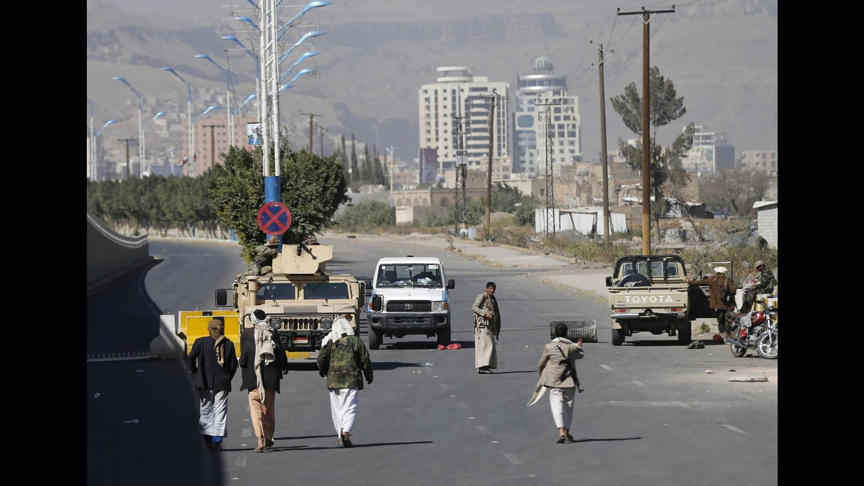 Yemen, Usa riducono personale nell’ambasciata di Sanaa