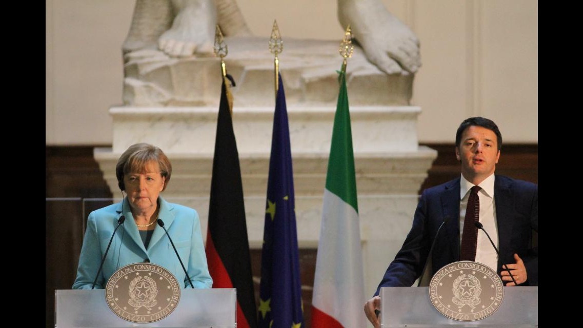 Vertice Renzi-Merkel, il premier: Facciamo come Michelangelo, liberiamo Italia da marmo in eccesso