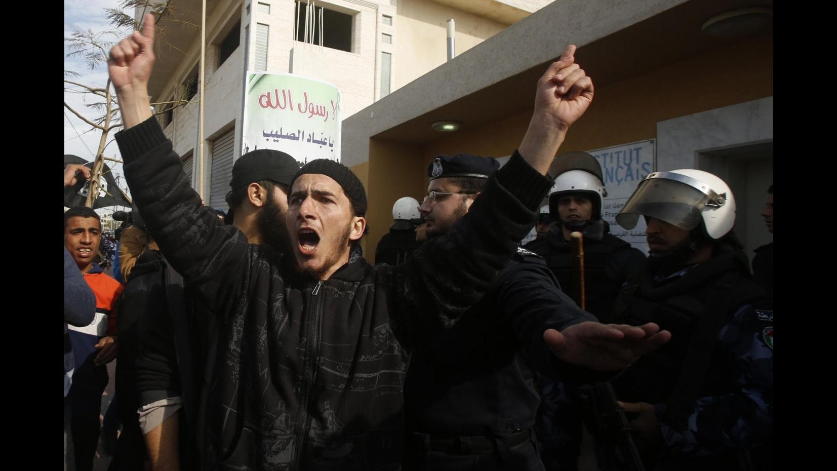 Charlie Hebdo, salafiti protestano contro la Francia a Gaza