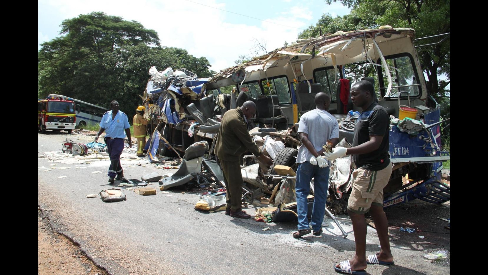 Zimbabwe, scontro frontale tra 2 bus pubblici: 25 morti e 46 feriti