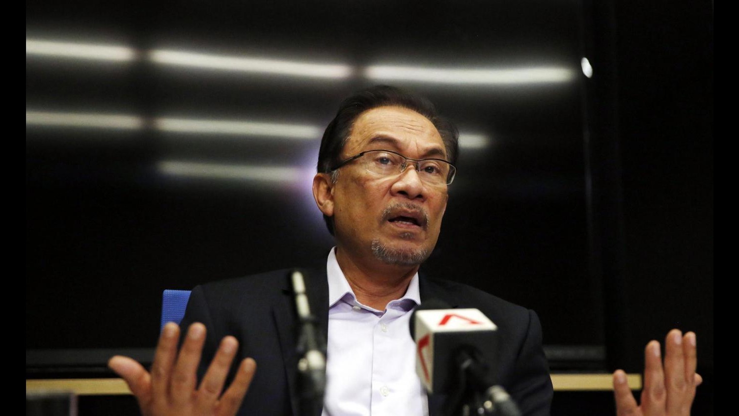 Malesia, confermata condanna sodomia per leader opposizione Anwar