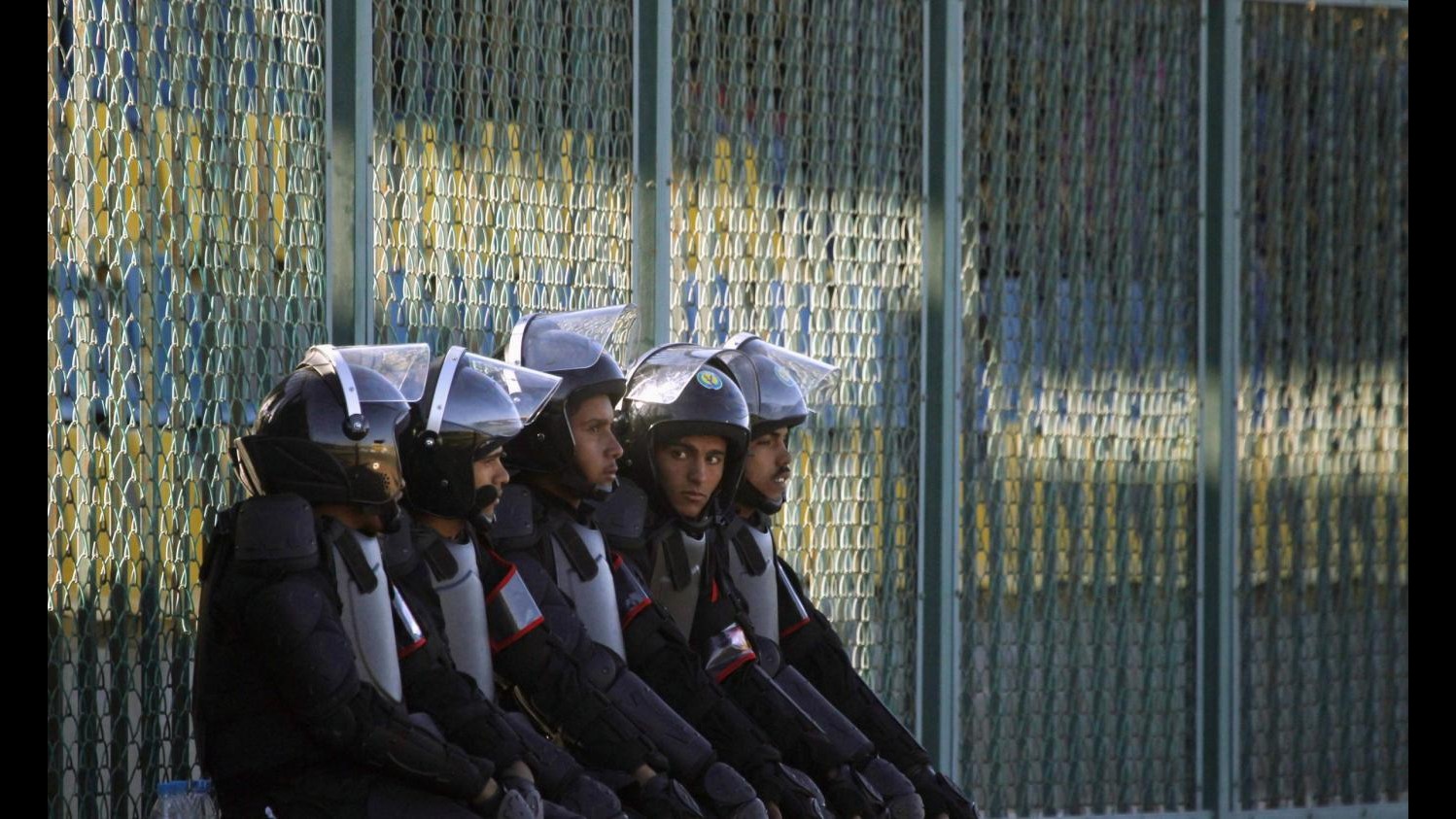 Egitto, scontri tra tifosi calcio e sicurezza al Cairo: 22 morti