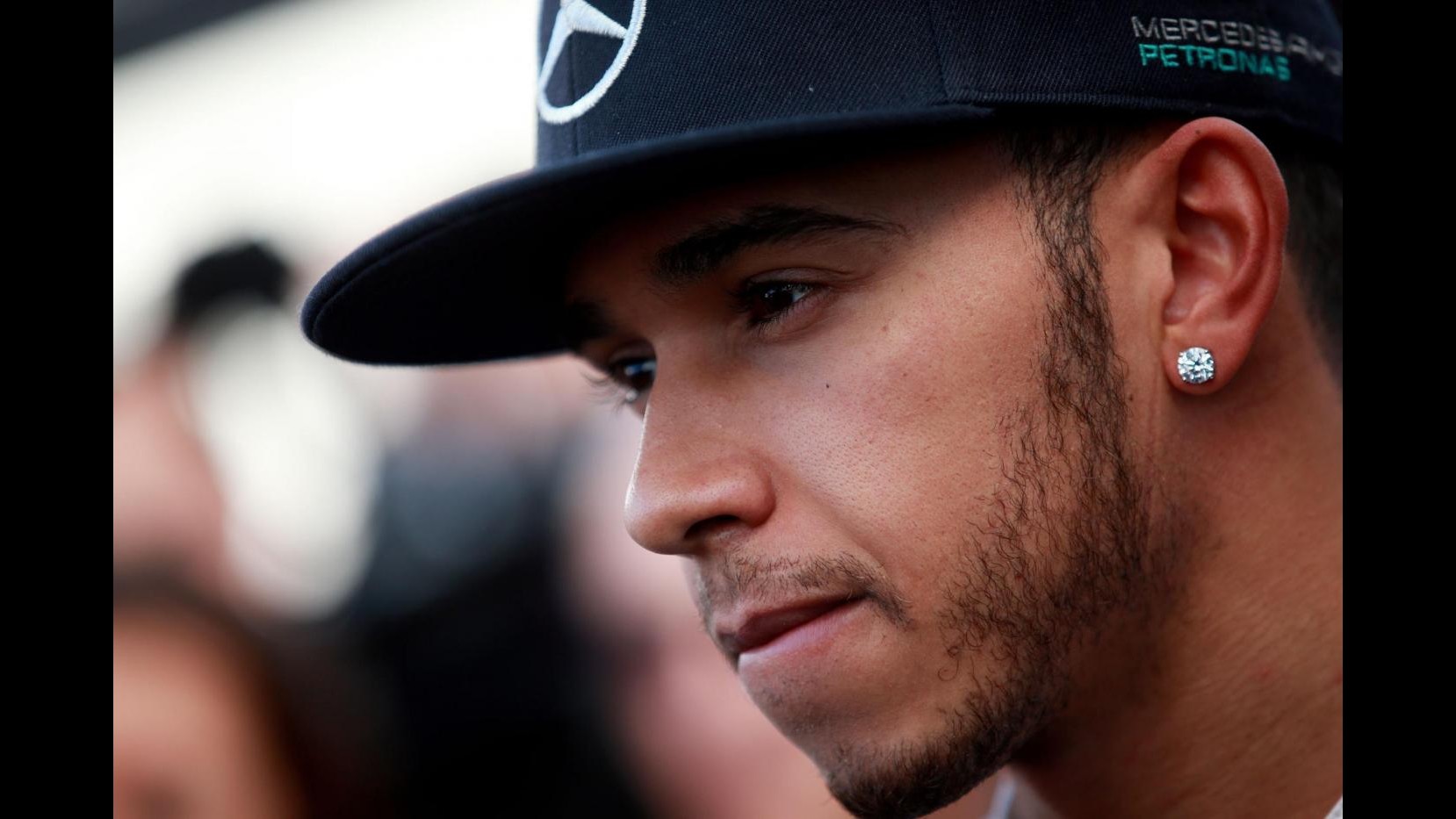 F1, Hamilton a Los Angeles: sguardo basso dopo rottura con Scherzinger