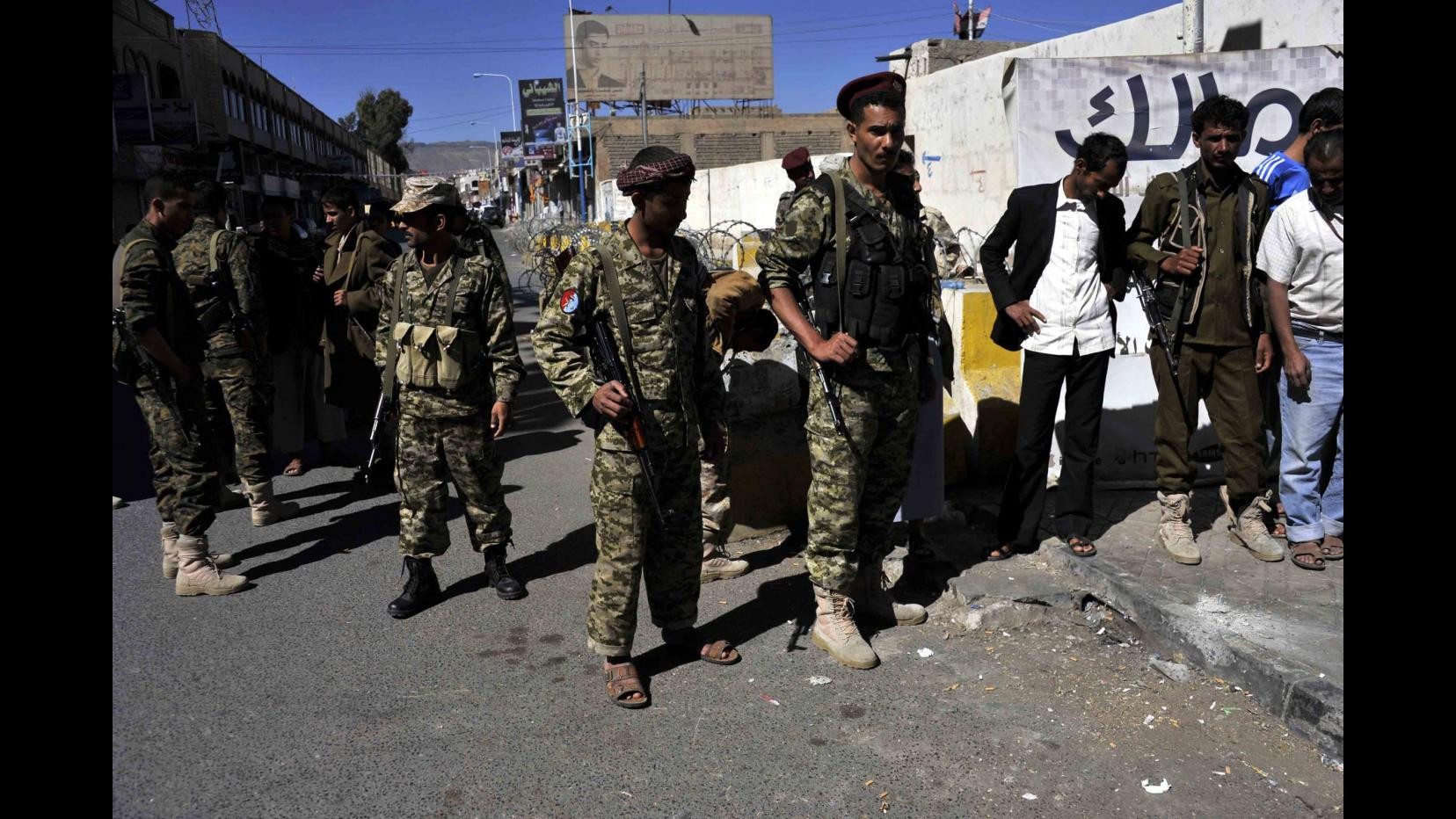 Yemen, leader Houthi: Mano tesa a tutte forze politiche del Paese