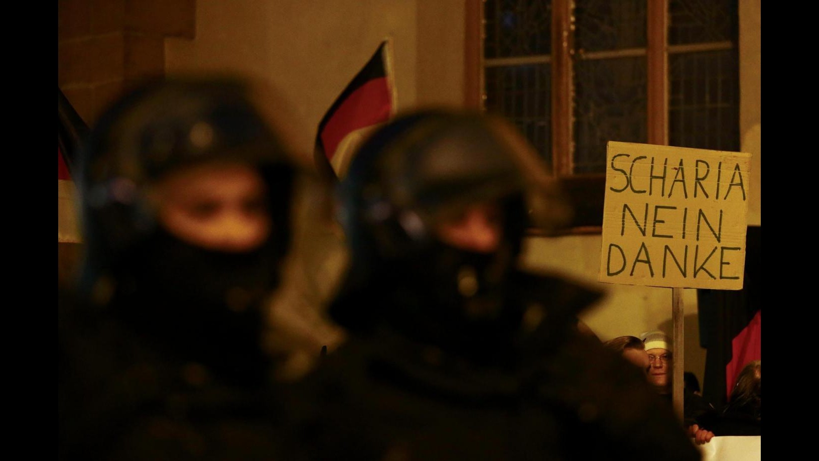 Regno Unito, prima marcia Pegida anti islam il 28 febbraio a Newcastle