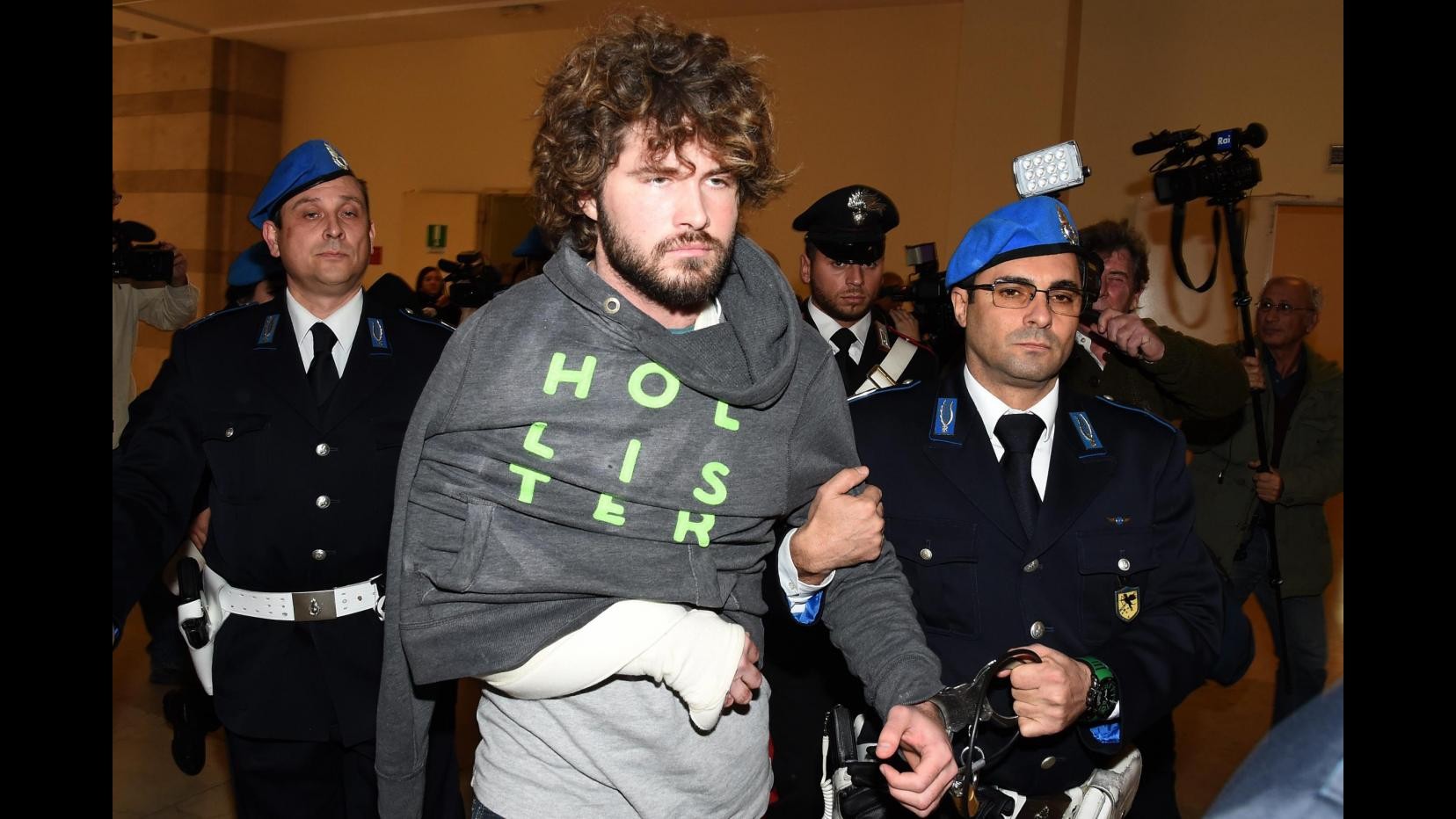Aggredito con acido, gip convalida fermo: Magnani resta in carcere