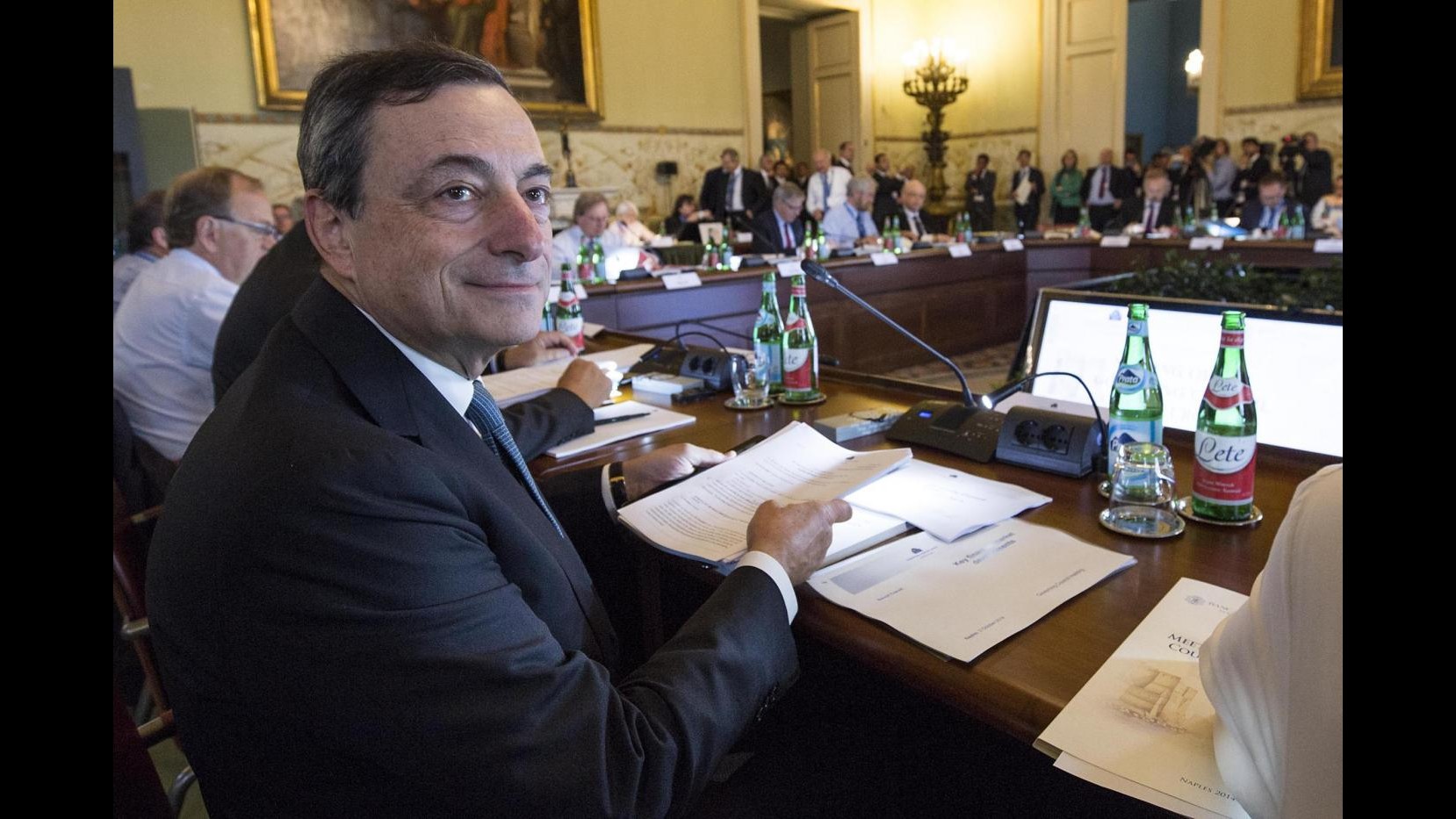 Bce: Inflazione negativa nei prossimi mesi, prevista moderata espansione