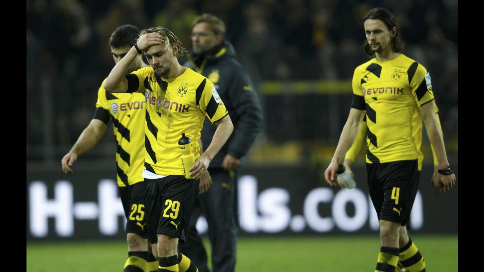 Bundesliga: crisi Dortmund senza fine, Klopp cade casa con Augsburg e resta ultimo