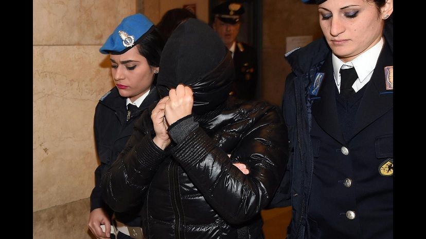 Milano, aggredito con acido: fermato complice Alexander e Martina