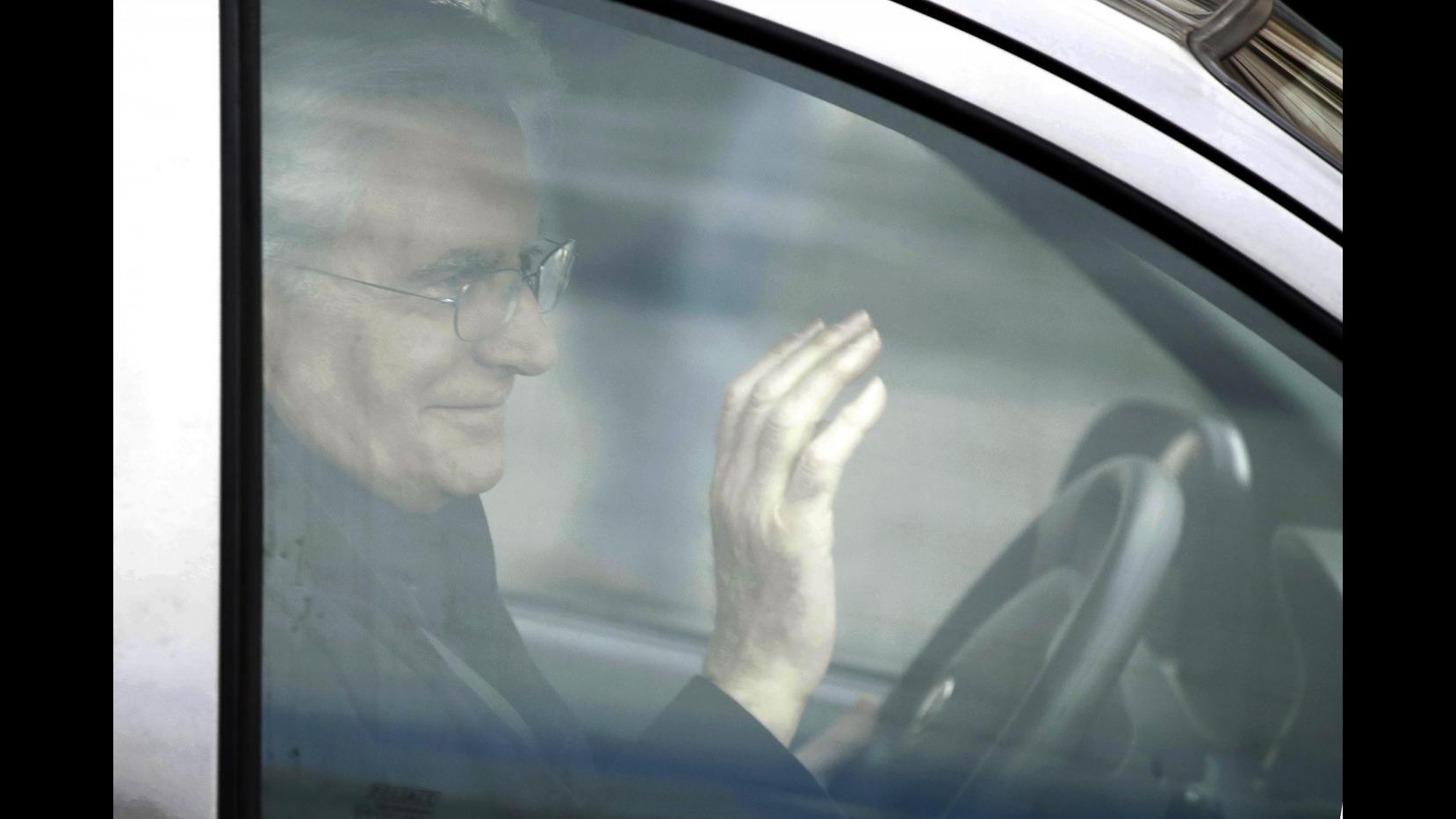 Quirinale, Mattarella verso Altare della Patria con Renzi