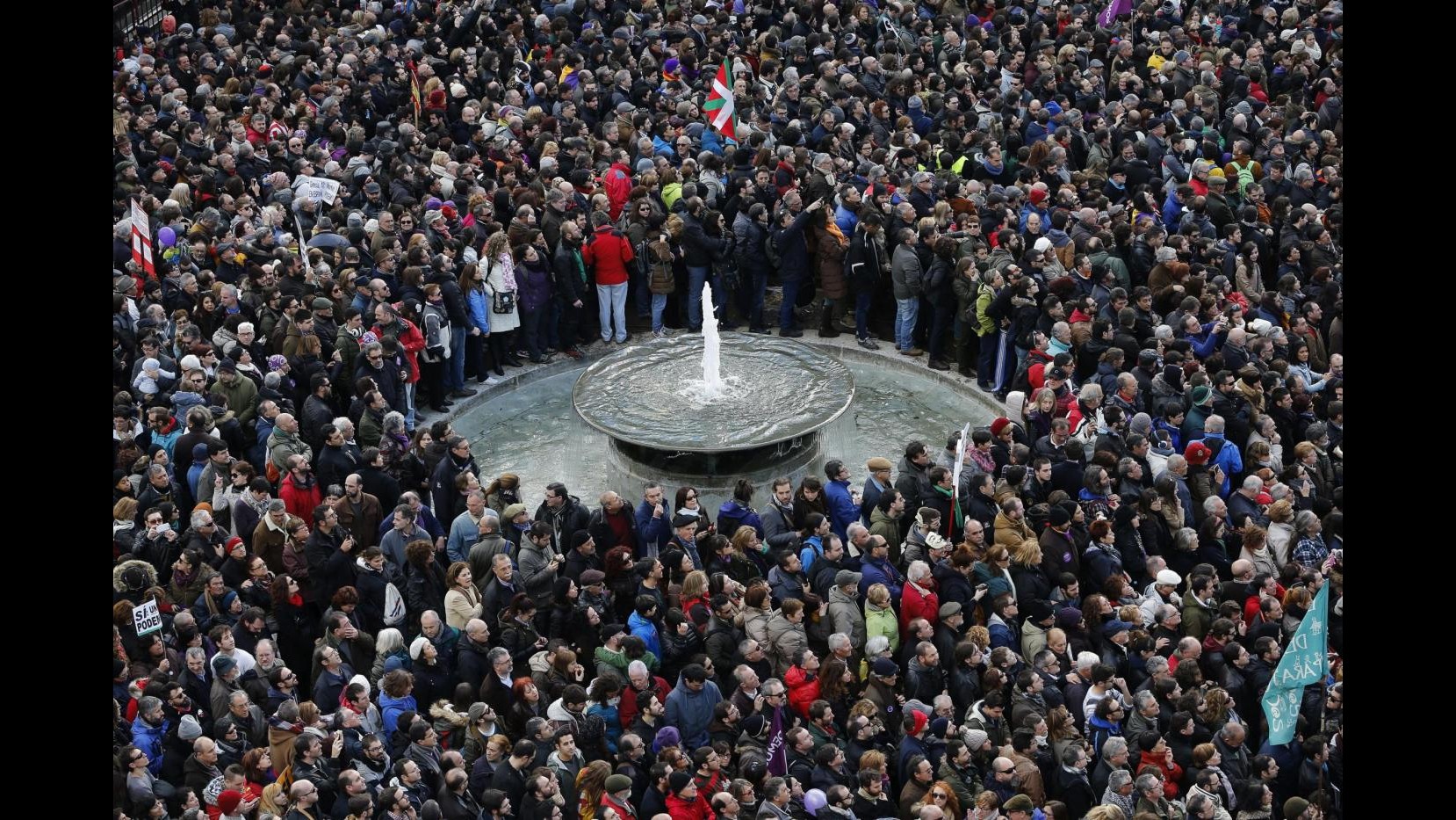 Spagna, decine di migliaia a corteo Podemos a Madrid