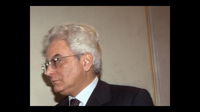 Mattarella chiama Ciampi: Puoi capire mie preoccupazioni. Poi visita privata a Napolitano