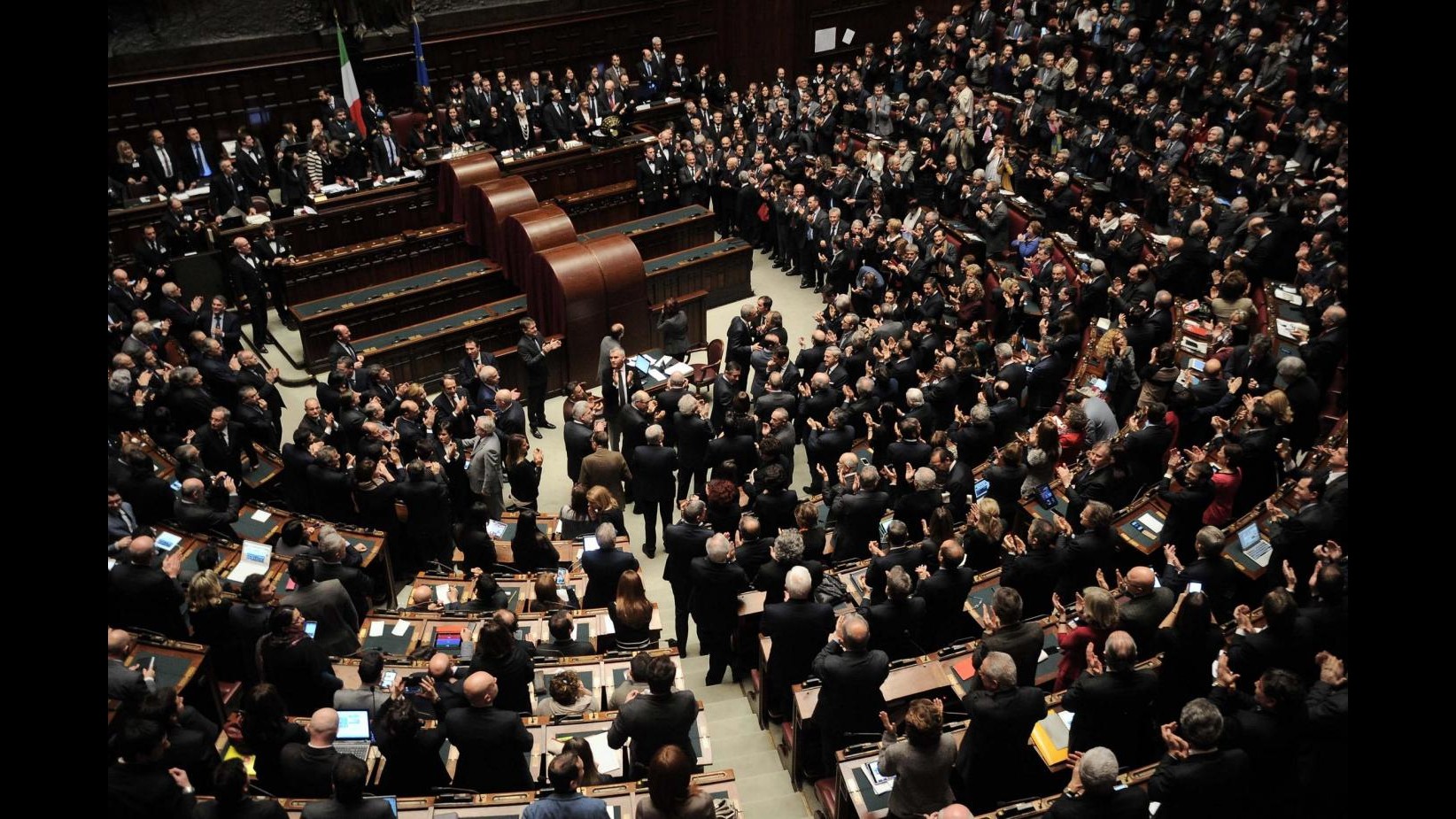 Ampia convergenza per Mattarella: con 665 voti sfiora quorum 2/3, applausi
