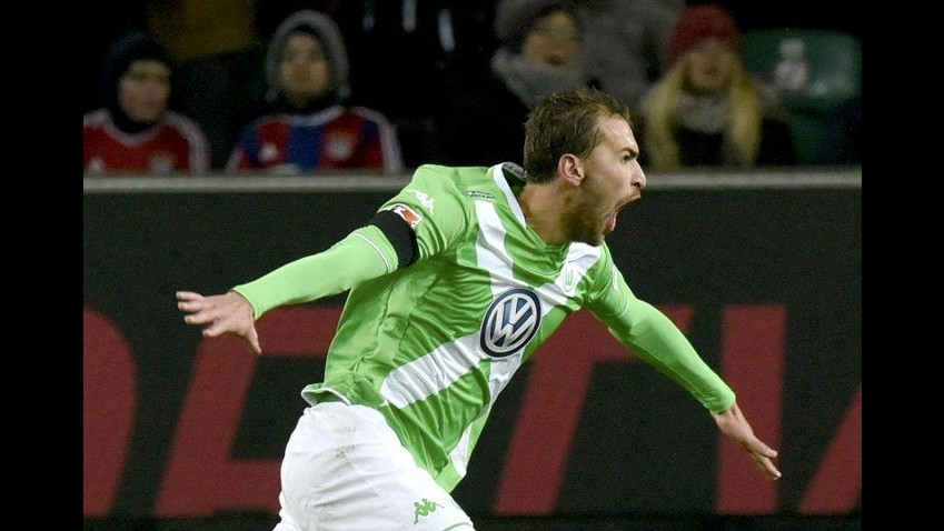 Bundesliga, Bayern ko 4-1 in casa del Wolfsburg. Ligue 1, Psg doma Rennes con Lavezzi