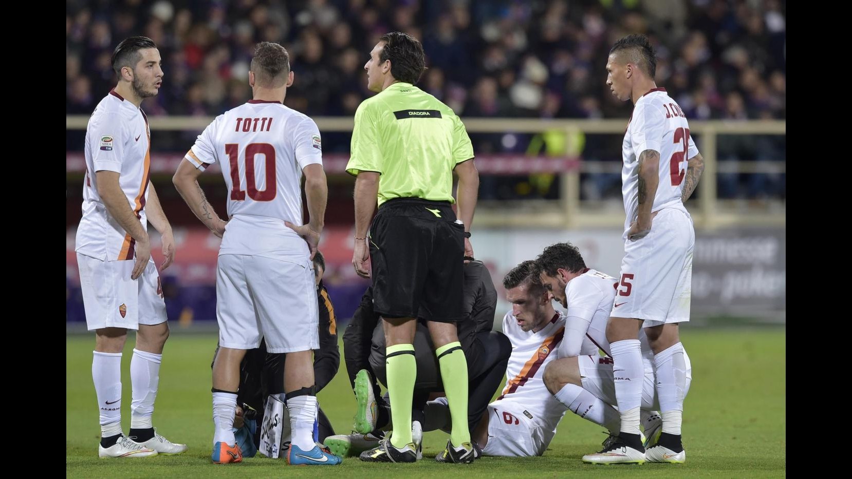 Roma, Strootman operato per lesione a cartilagine ginocchio: Stop più lungo del previsto
