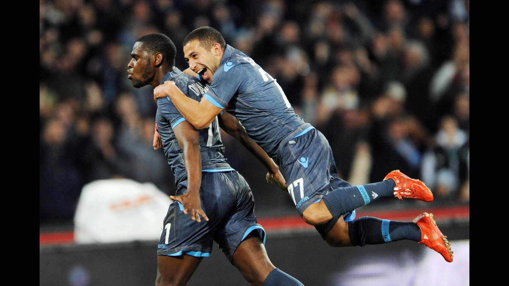 Serie A, Zapata-Hamsik stendono Sassuolo: Napoli vince e ‘vede’ la Roma